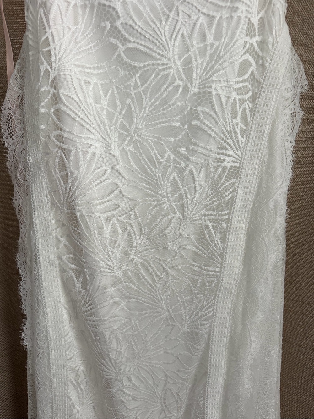 Lulu's Faye White Embroidered Lace Gown - Picture 5 of 8